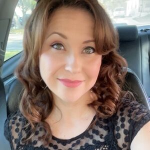 Meet your Posher, Angela